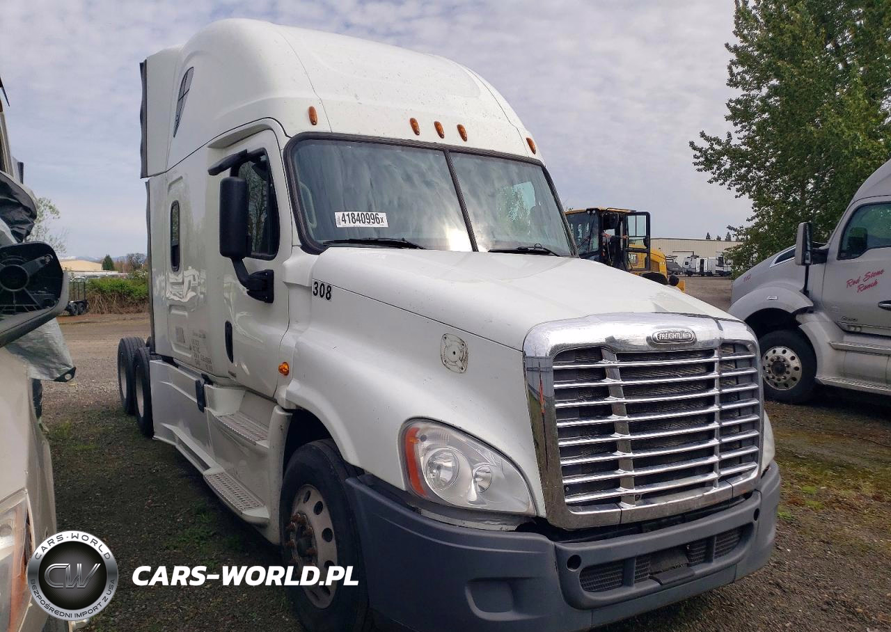 2016 Freightliner Cascadia 125" Sleeper Cab Truck Cab And Chassis
