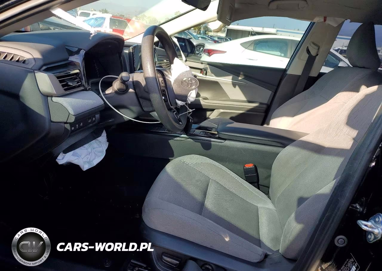 2025 Toyota Camry Le VIN:4T1DAACK6SU580783 - 7
