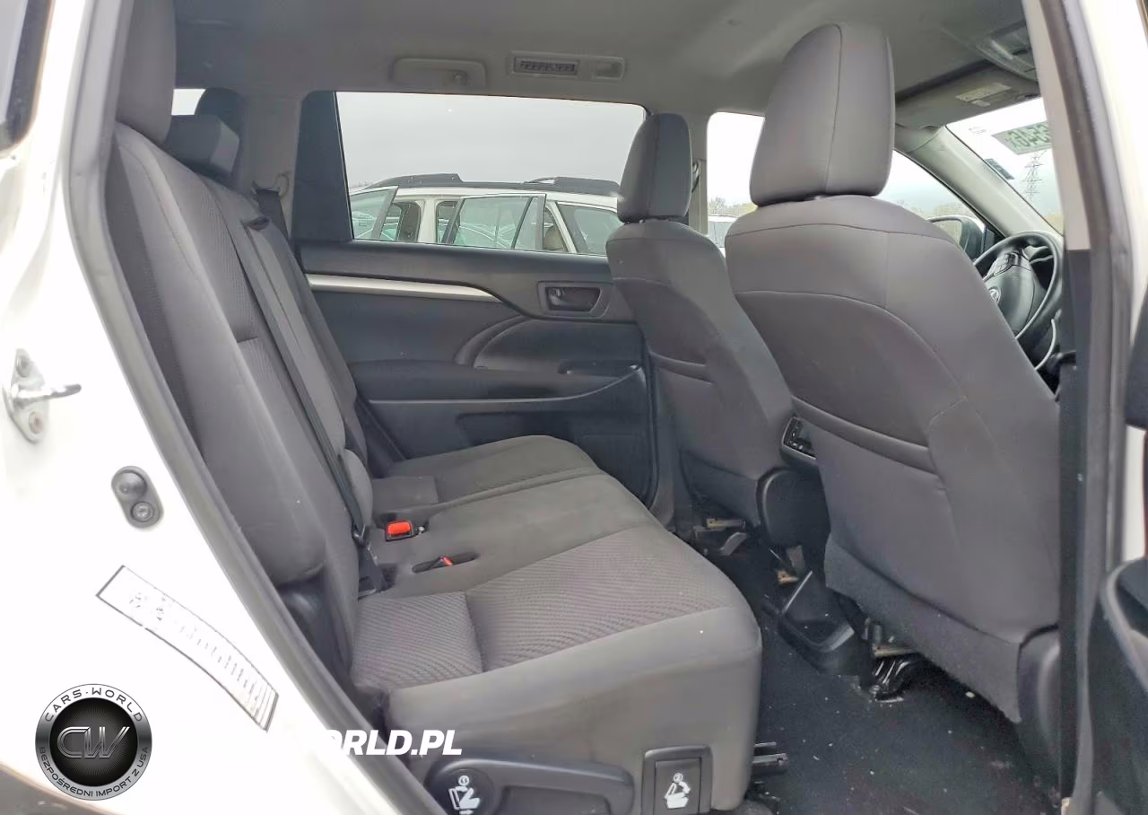 2018 Toyota Highlander Le VIN:5TDZZRFH6JS245866 - 11