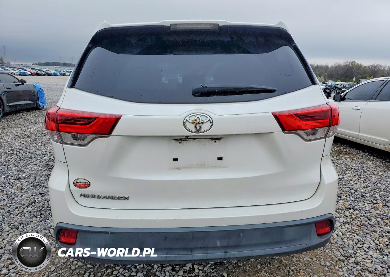 2018 Toyota Highlander Le VIN:5TDZZRFH6JS245866 - 6