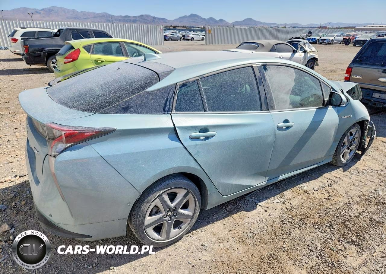 2018 Toyota Prius Four Touring VIN:JTDKARFUXJ3065975 - 3