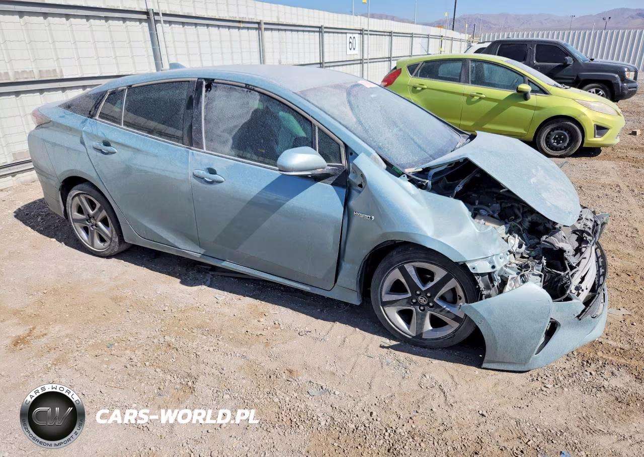 2018 Toyota Prius Four Touring VIN:JTDKARFUXJ3065975 - 4