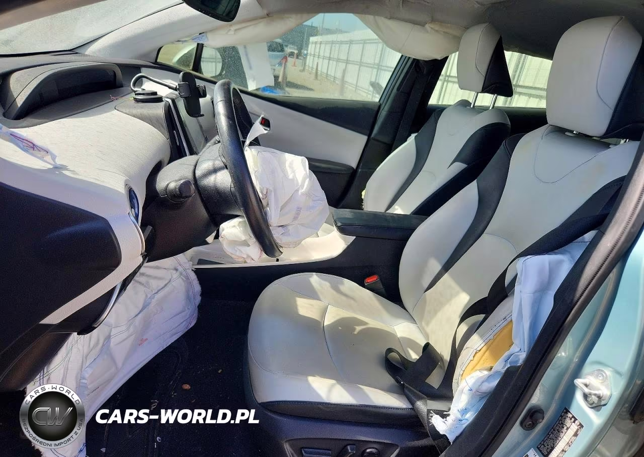 2018 Toyota Prius Four Touring VIN:JTDKARFUXJ3065975 - 7