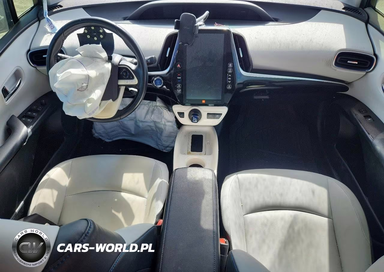 2018 Toyota Prius Four Touring VIN:JTDKARFUXJ3065975 - 8
