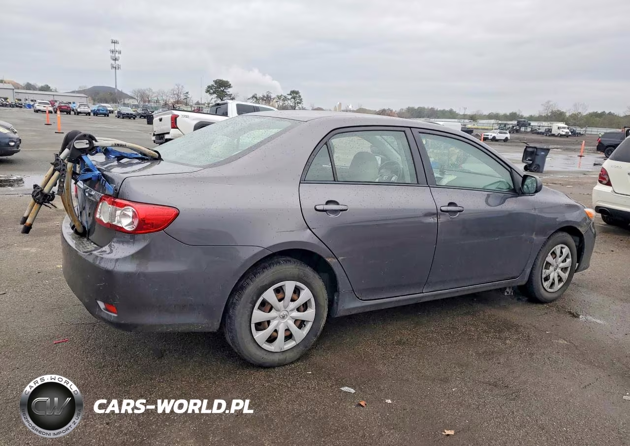2011 Toyota Corolla Le VIN:JTDBU4EE4BJ102181 - 3