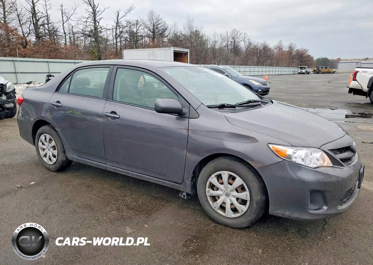 2011 Toyota Corolla Le VIN:JTDBU4EE4BJ102181 - 4