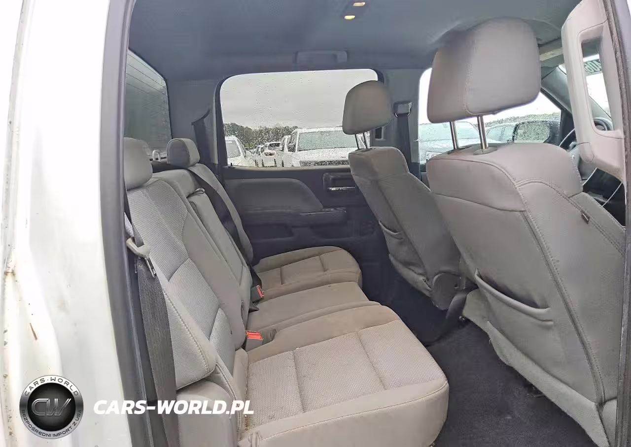 2018 Chevrolet Silverado K1500 Custom VIN:3GCUKPECXJG577493 - 10