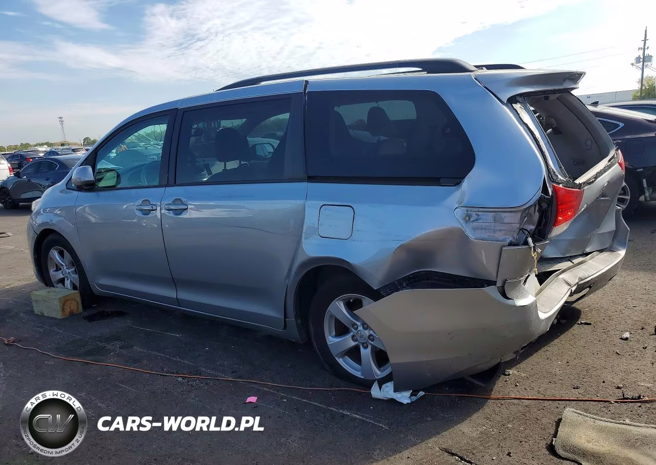 2014 Toyota Sienna Le 8-Passenger VIN:5TDKK3DC2ES417598 - 2