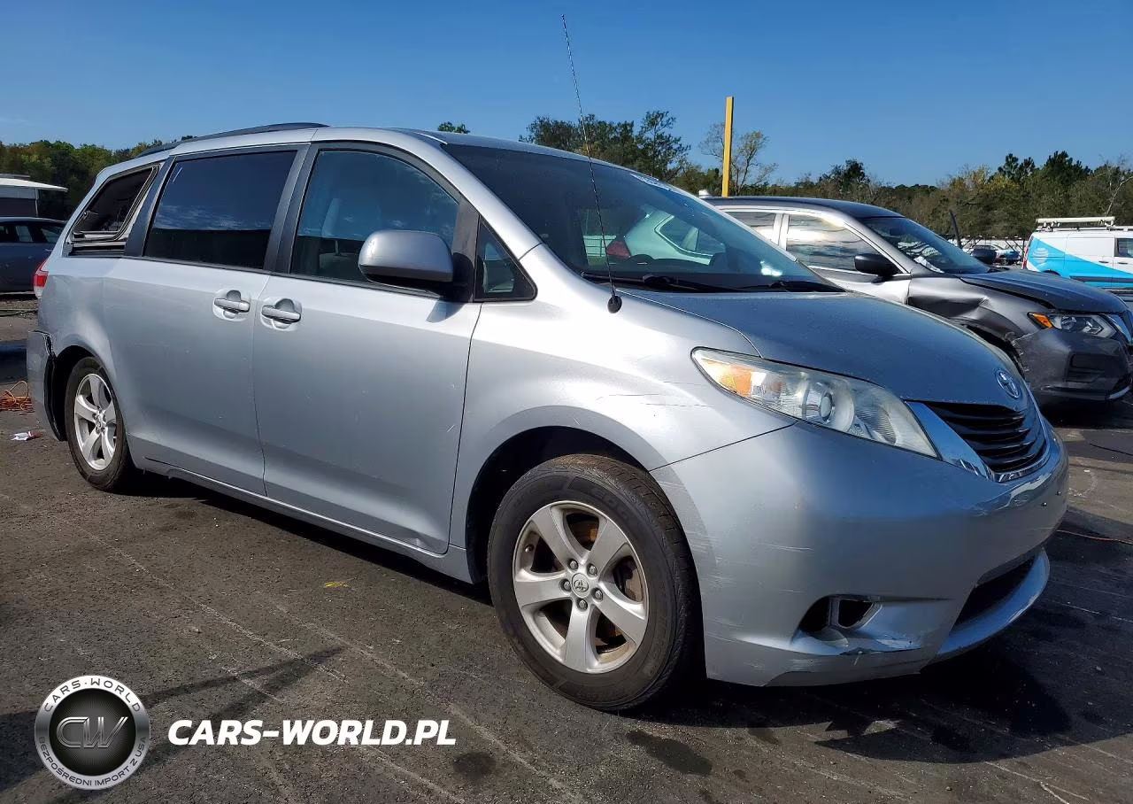 2014 Toyota Sienna Le 8-Passenger VIN:5TDKK3DC2ES417598 - 4