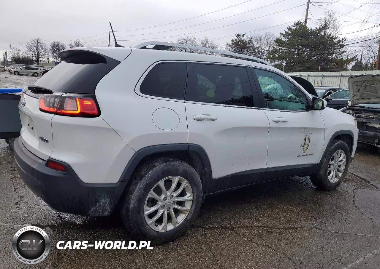 2019 Jeep Cherokee Latitude VIN:1C4PJMCX6KD471559 - 3