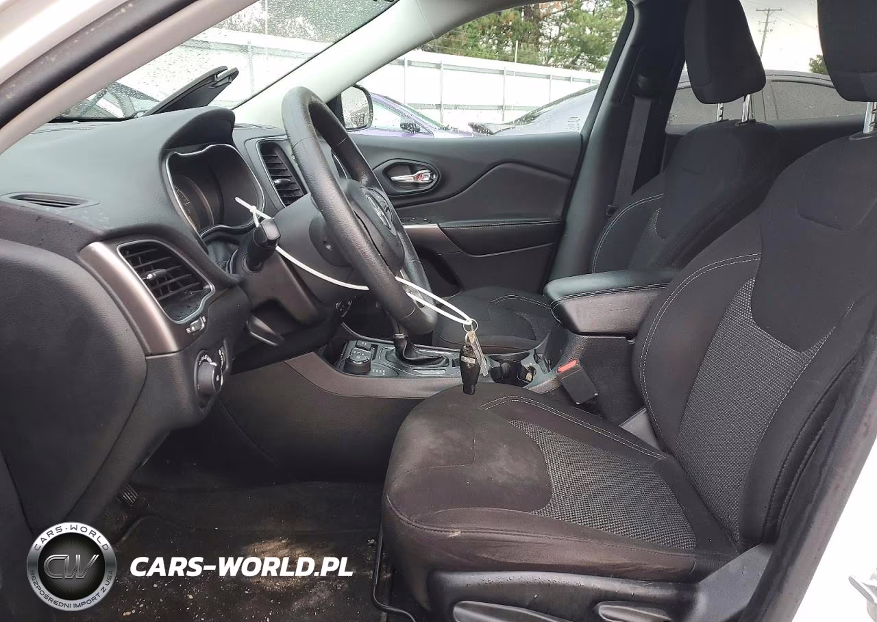 2019 Jeep Cherokee Latitude VIN:1C4PJMCX6KD471559 - 7