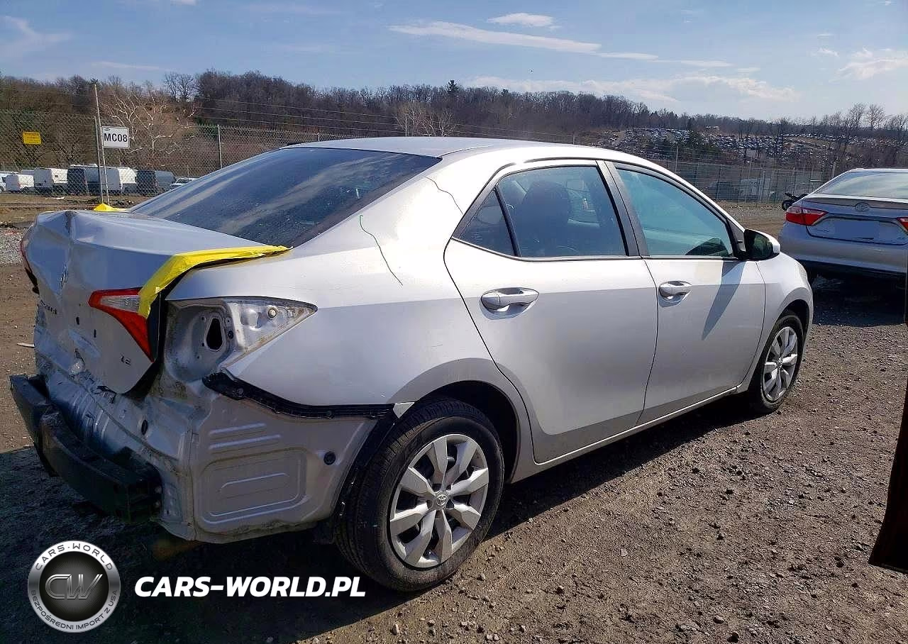 2015 Toyota Corolla Le VIN:2T1BURHE8FC277463 - 3