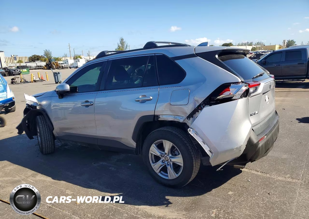 2021 Toyota Rav4 Xle VIN:2T3P1RFV0MC236542 - 2