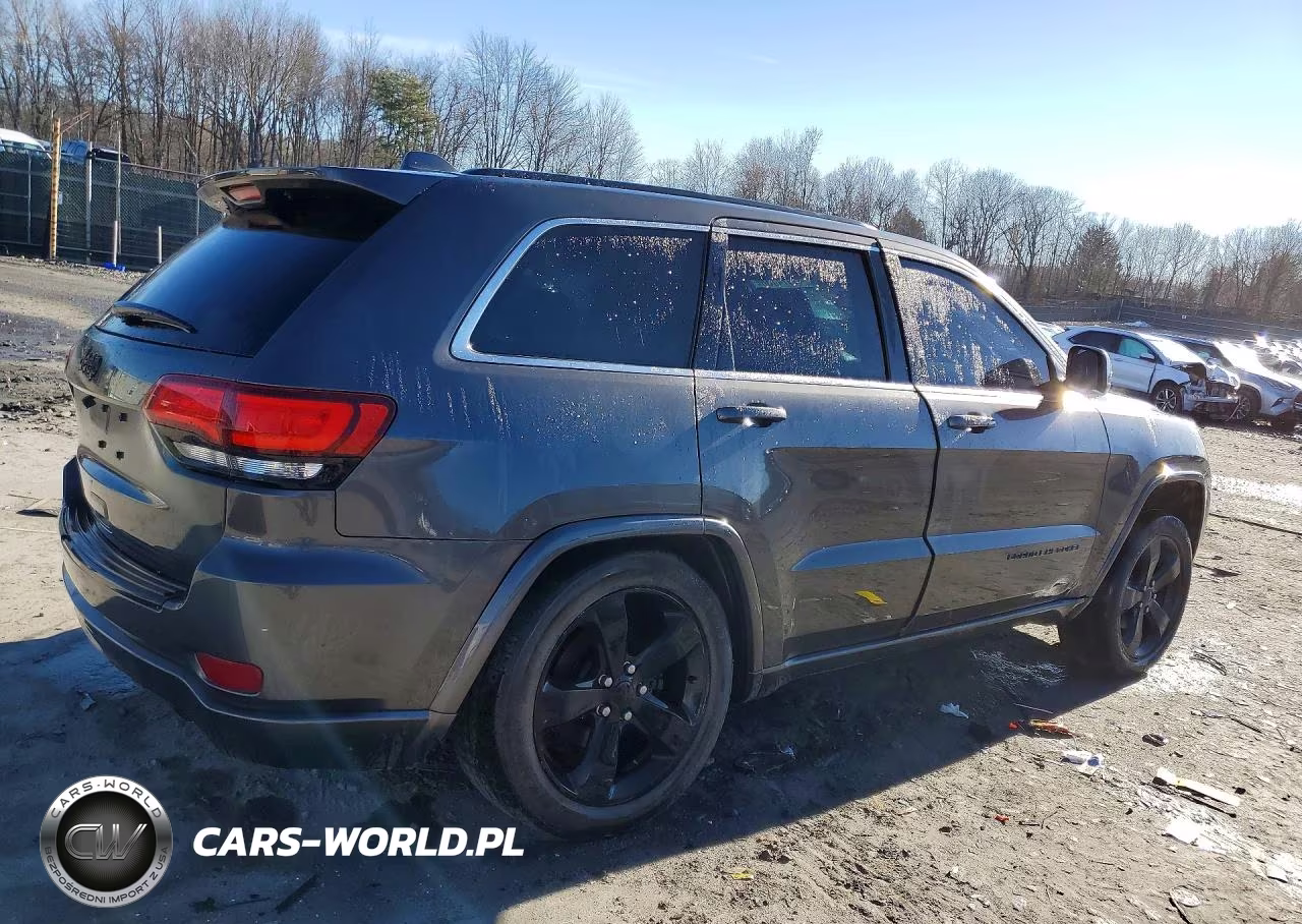 2015 Jeep Grand Cherokee Laredo VIN:1C4RJFAG7FC861573 - 3