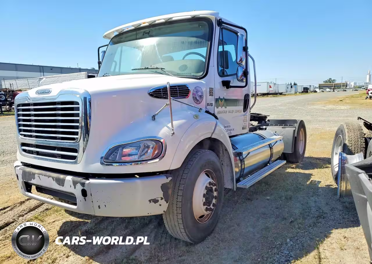 2019 Freightliner Business Class M2 Semi Truck