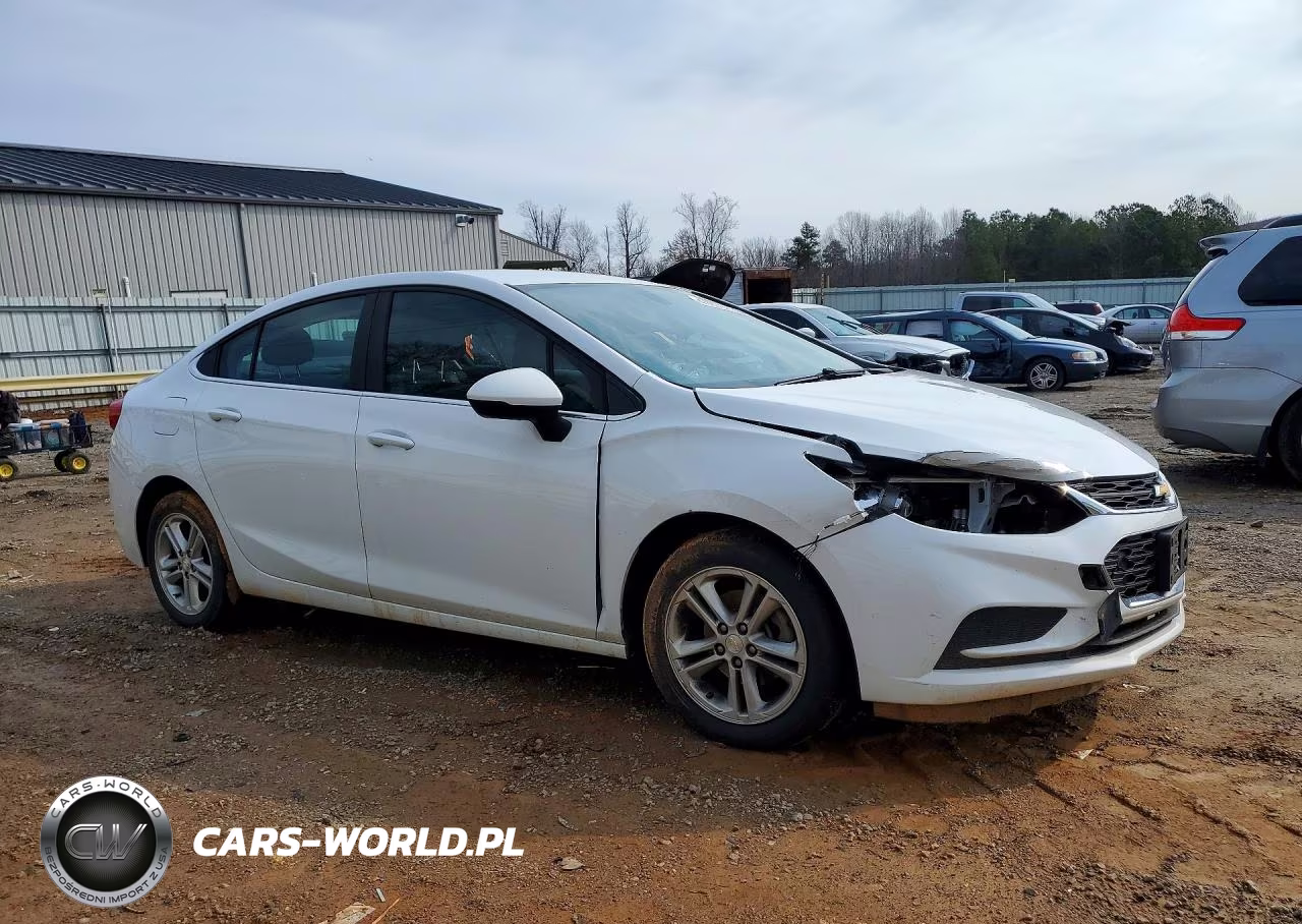 2018 Chevrolet Cruze Lt VIN:1G1BE5SMXJ7173937 - 4