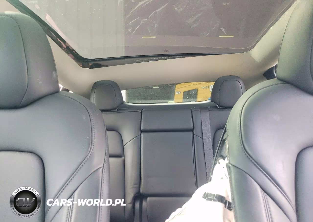 2023 Tesla Model Y VIN:7SAYGDEDXPF956277 - 10