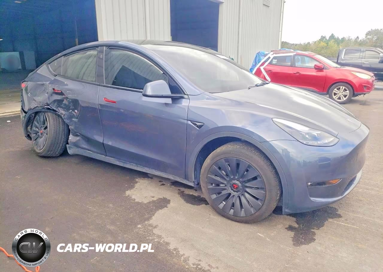 2023 Tesla Model Y VIN:7SAYGDEDXPF956277 - 4