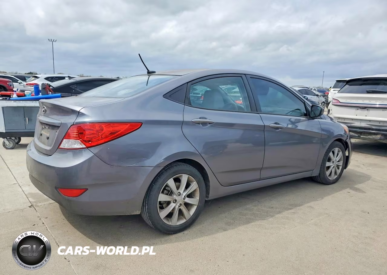 2014 Hyundai Accent VIN:KMHCU4AEXEU623110 - 3