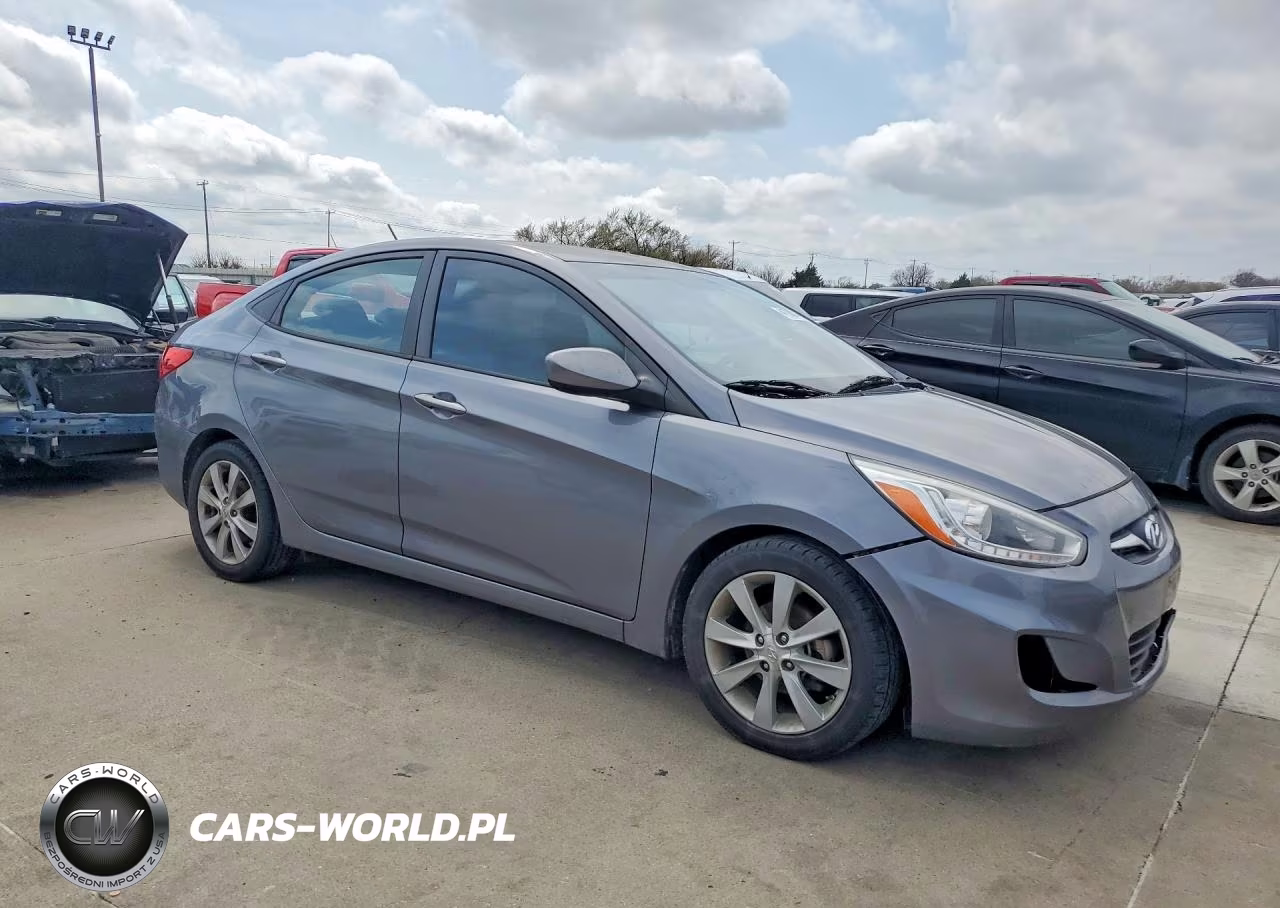 2014 Hyundai Accent VIN:KMHCU4AEXEU623110 - 4
