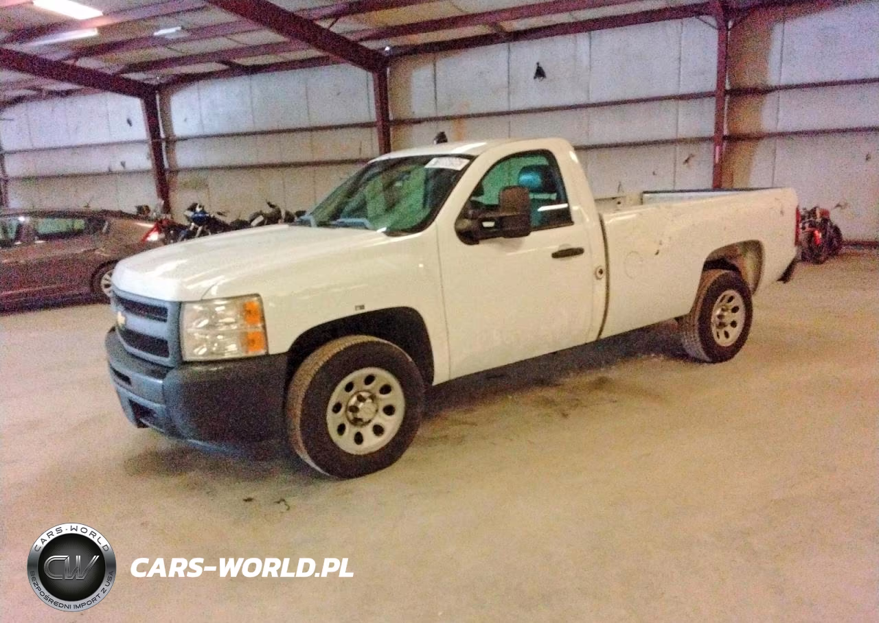2013 Chev 1500 4X2 - Pickup