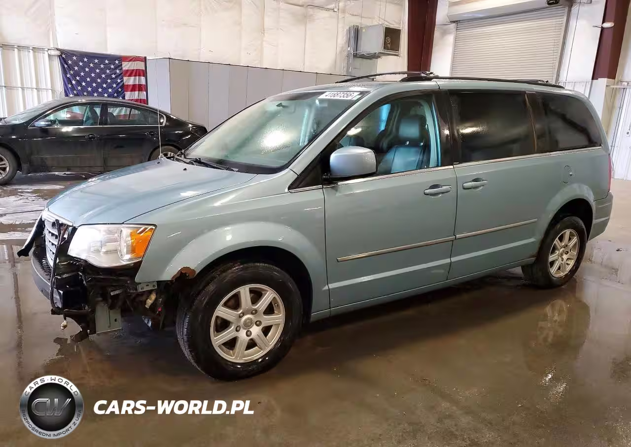 2010 Chrysler Town & Country Touring Plus