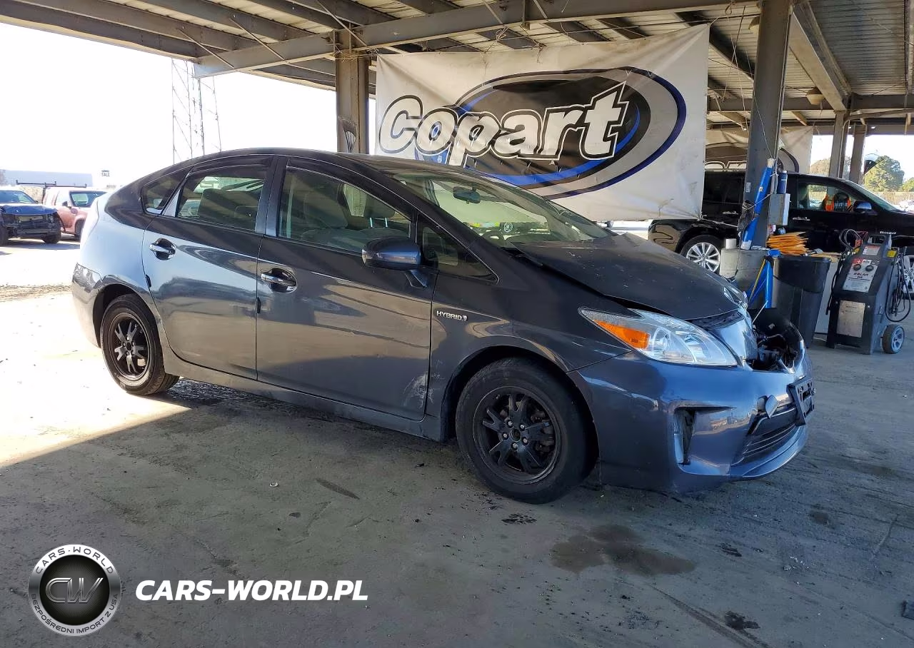 2014 Toyota Prius Two VIN:JTDKN3DU2E1778391 - 4