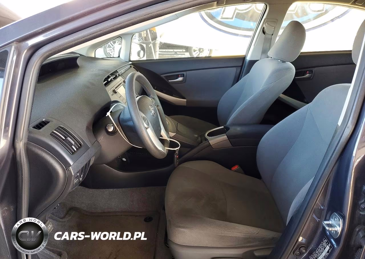 2014 Toyota Prius Two VIN:JTDKN3DU2E1778391 - 7