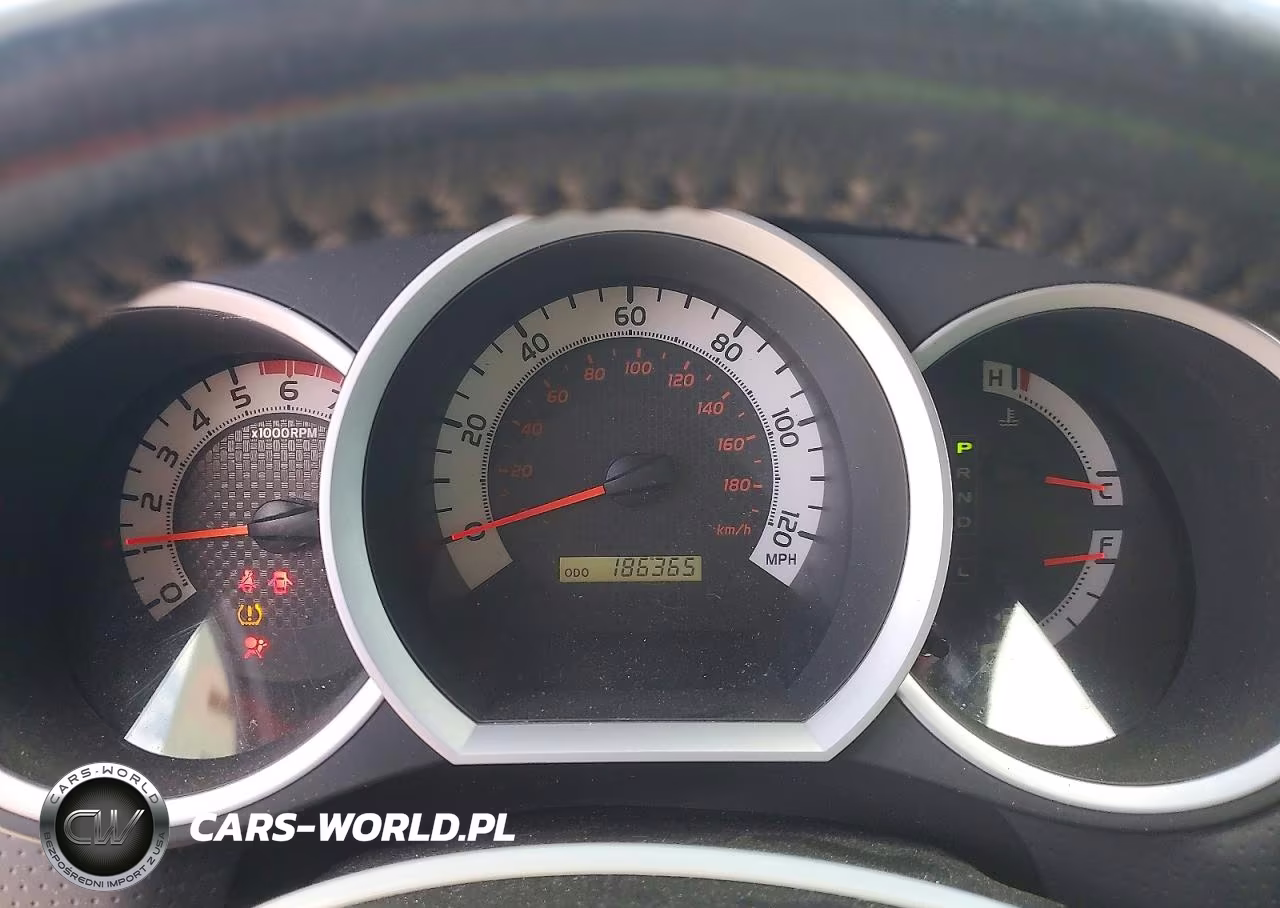 2014 Toyota Tacoma V6 VIN:3TMLU4EN0EM163930 - 9