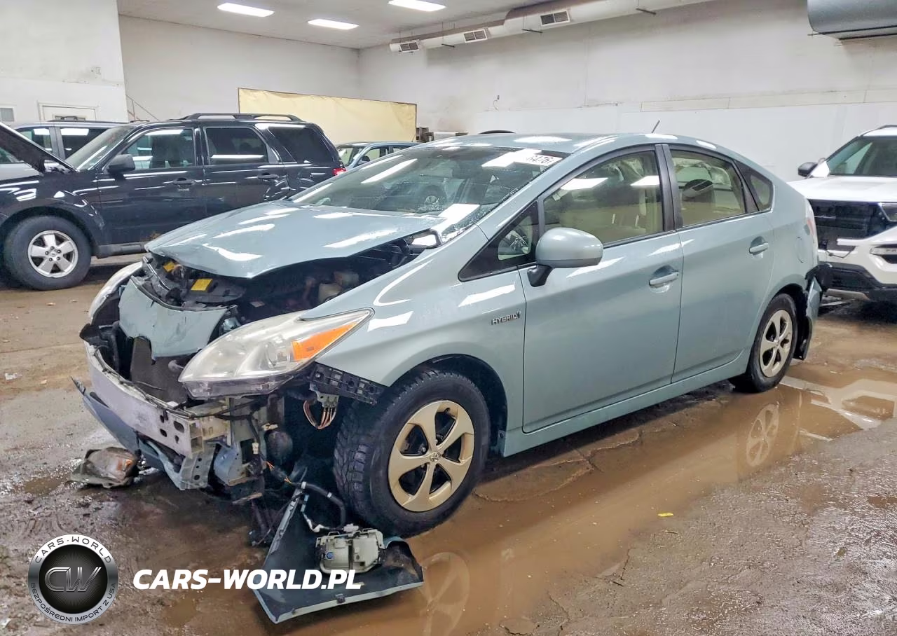 2013 Toyota Prius Three – zdjęcie 1 z 12