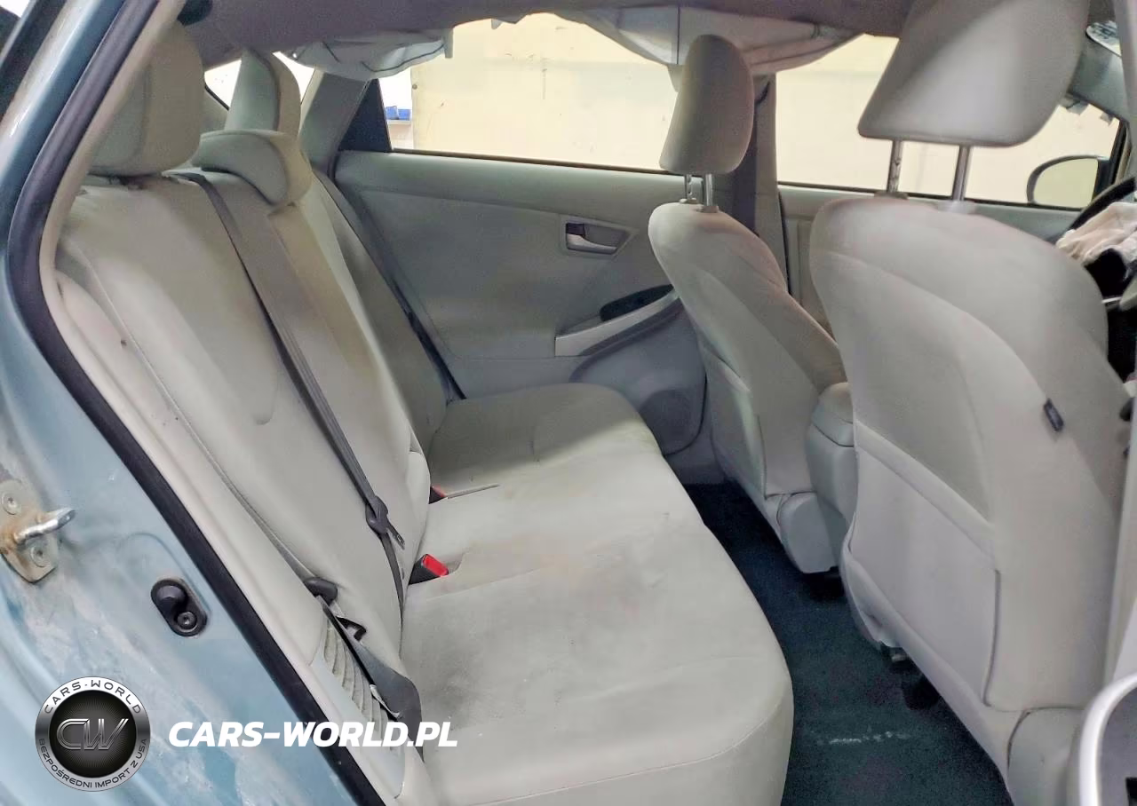 2013 Toyota Prius Three VIN:JTDKN3DU0D1682855 - 10