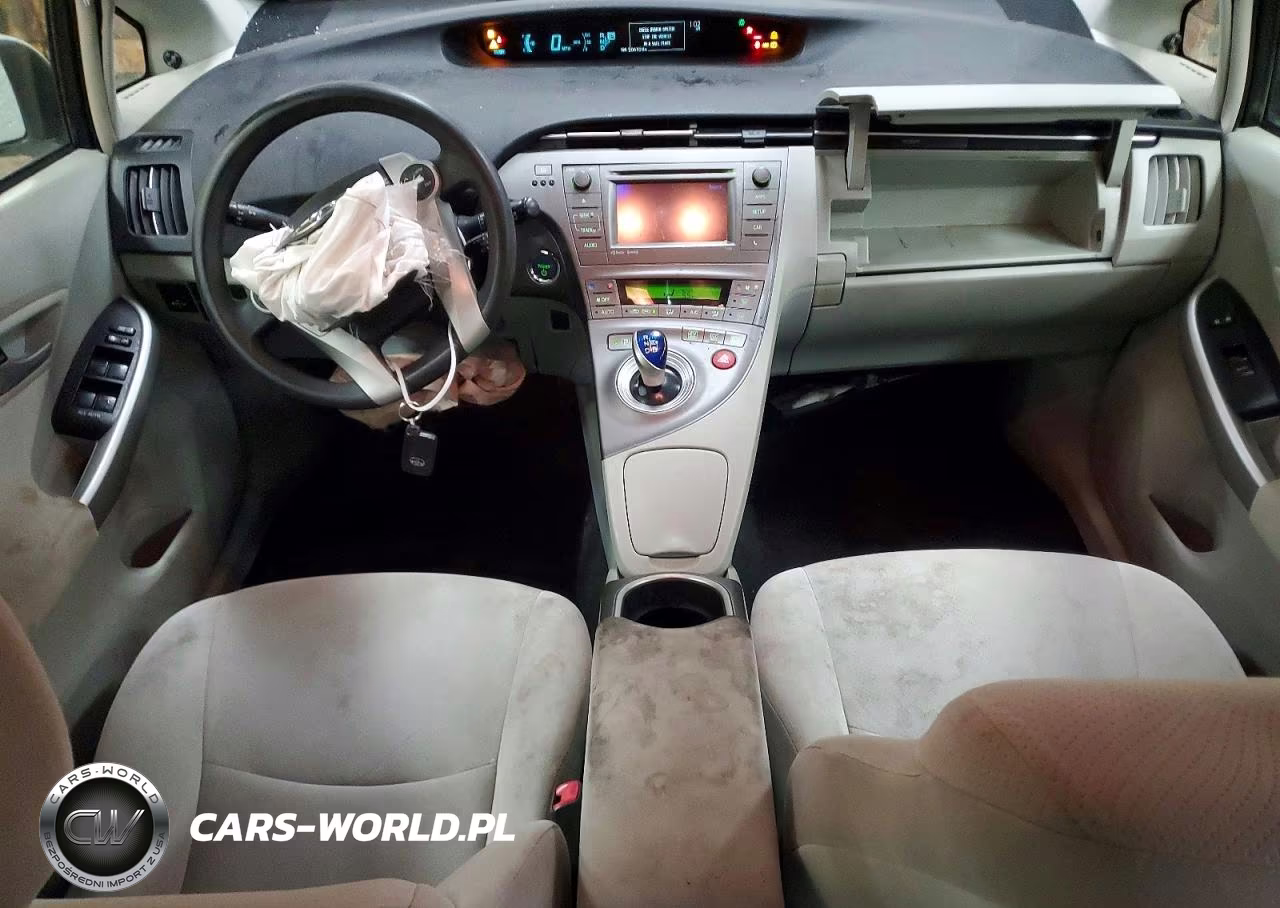 2013 Toyota Prius Three VIN:JTDKN3DU0D1682855 - 8