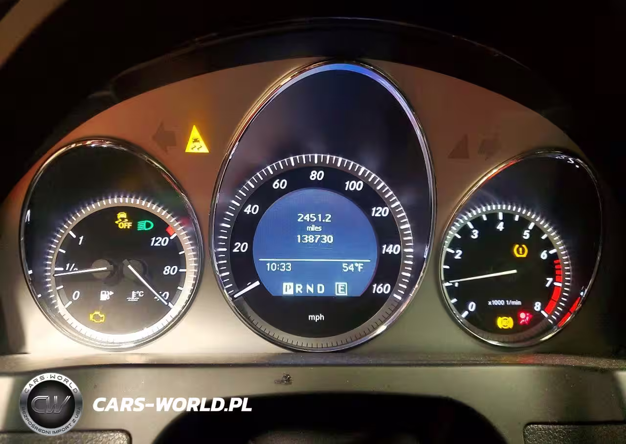2011 Othr C300 VIN:WDDGF8BB8BF533617 - 9