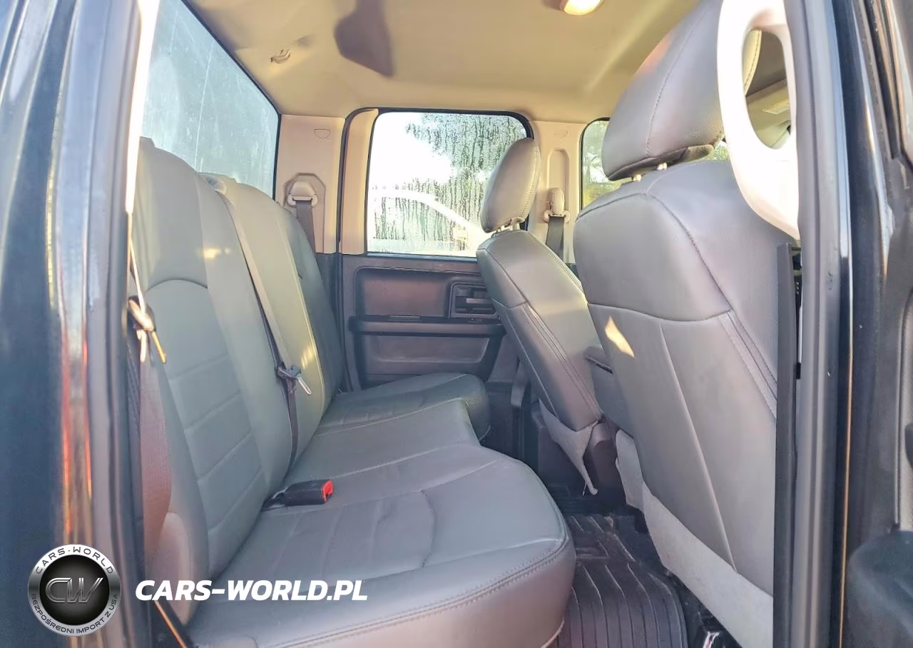 2019 Ram 1500 Classic Tradesman VIN:1C6RR6FT9KS586018 - 10