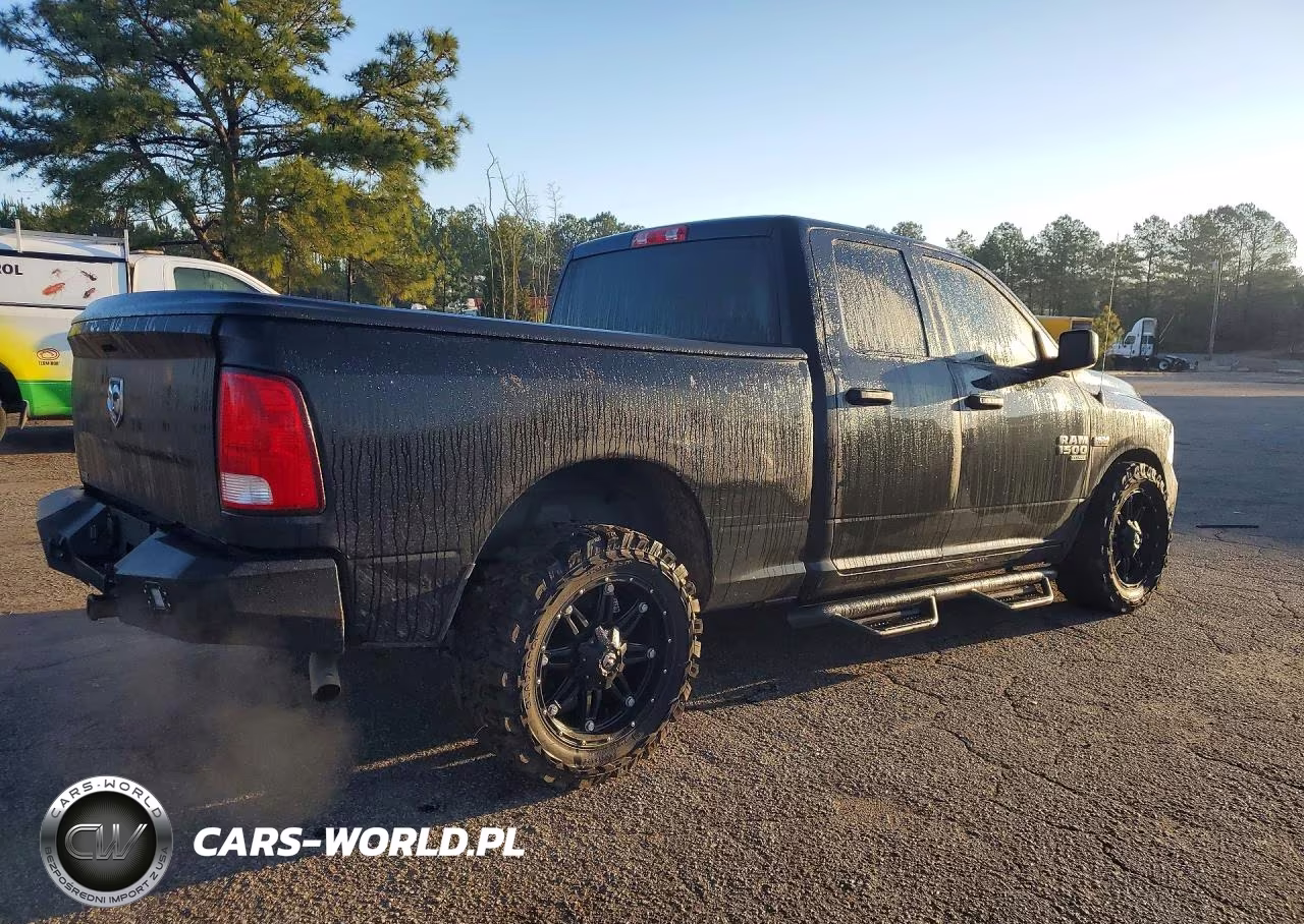 2019 Ram 1500 Classic Tradesman VIN:1C6RR6FT9KS586018 - 3