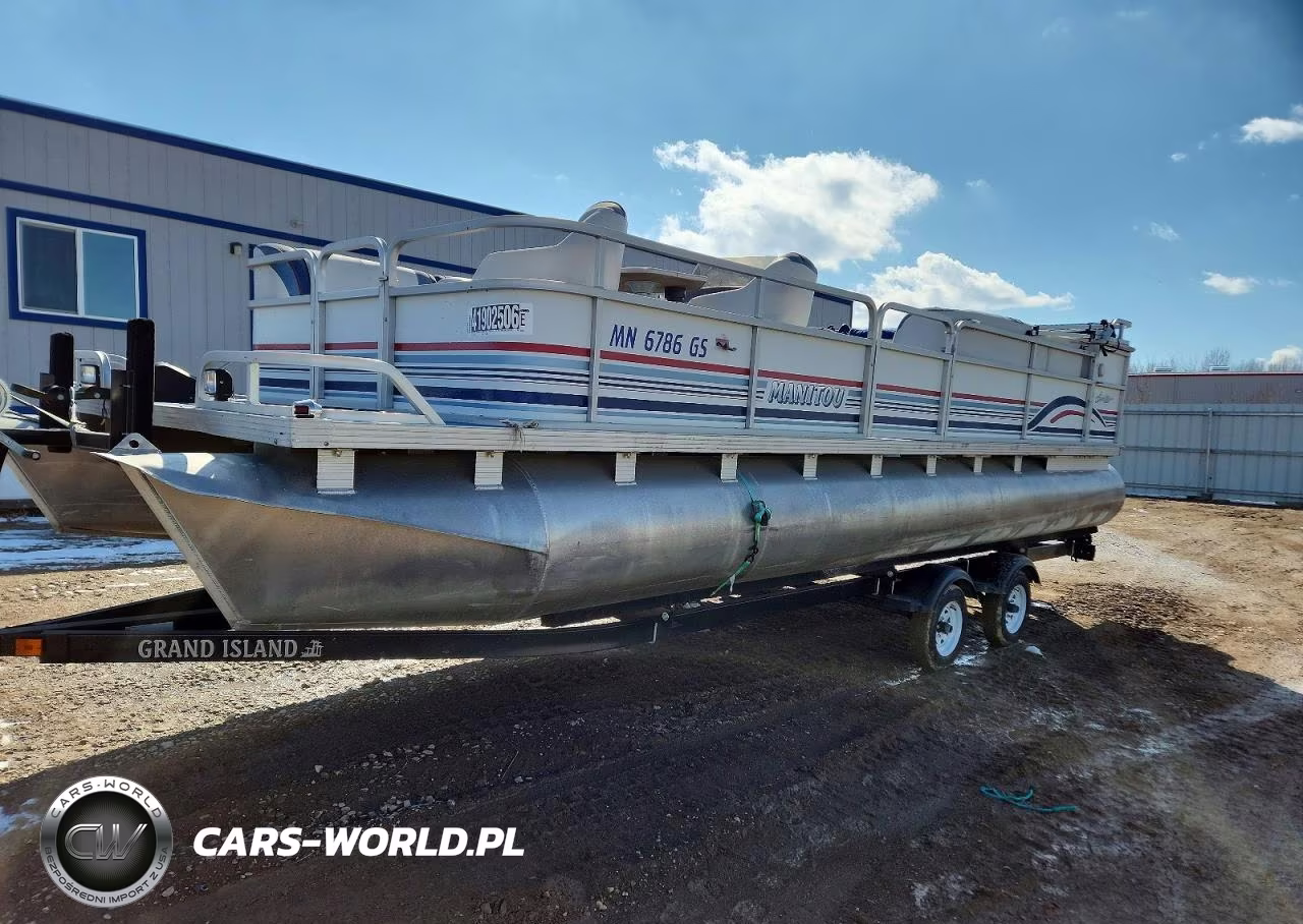 1995 Manitou Boat