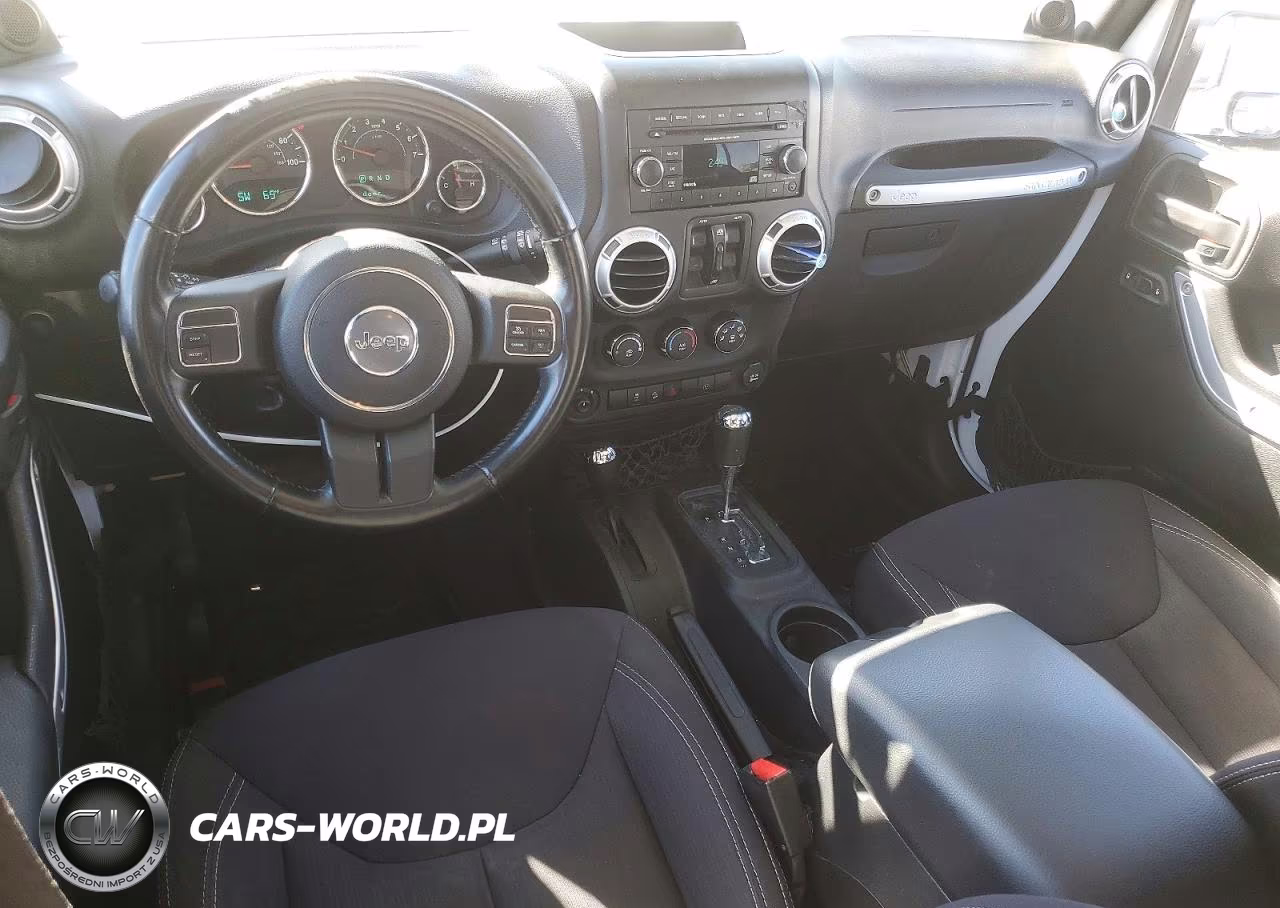 2014 Jeep Wrangler Unlimited Sahara VIN:1C4BJWEG7EL206615 - 8