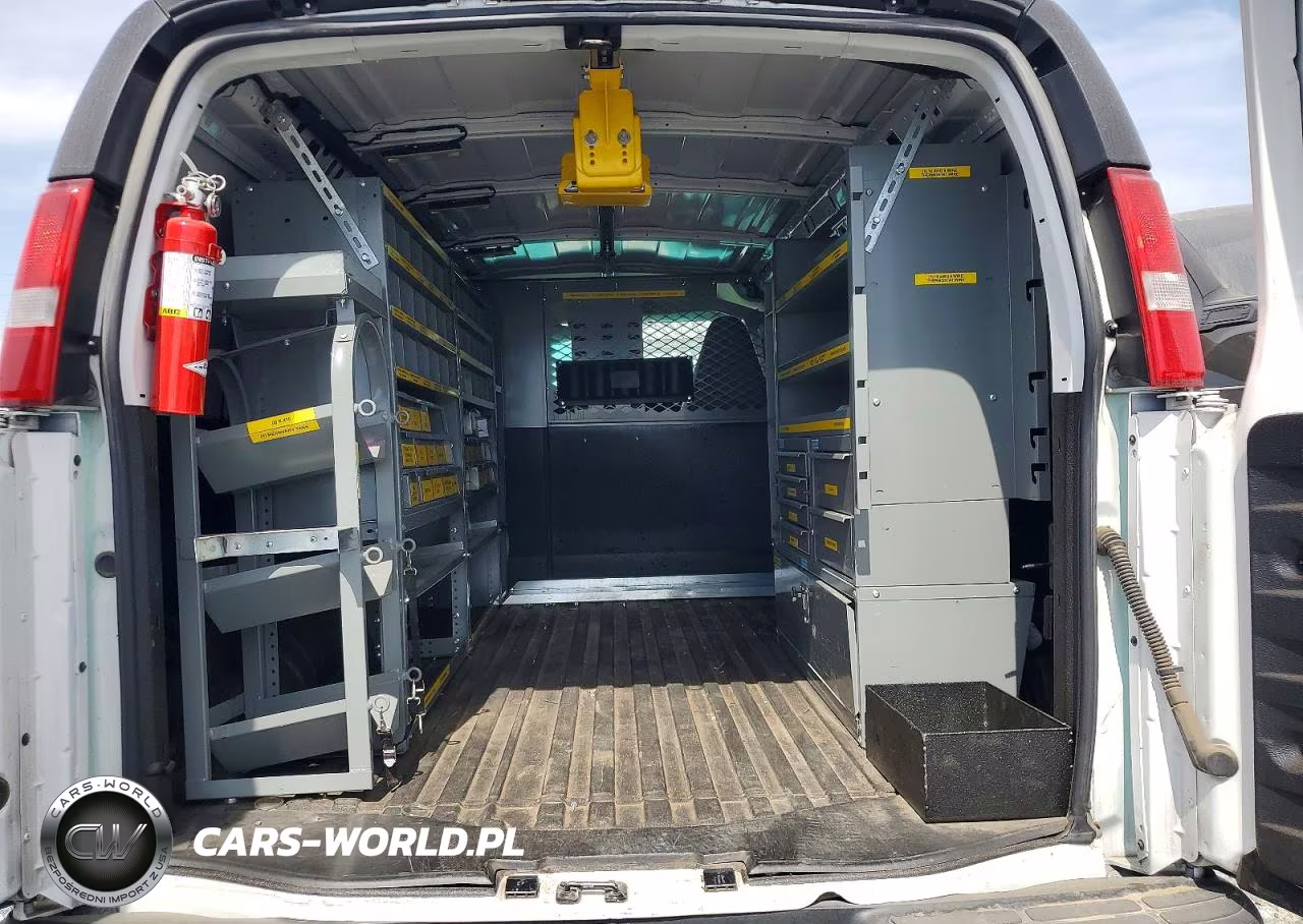 2021 Chevrolet Express 2500 Cargo Utility - Service Van VIN:1GCWGAFP2M1303331 - 10