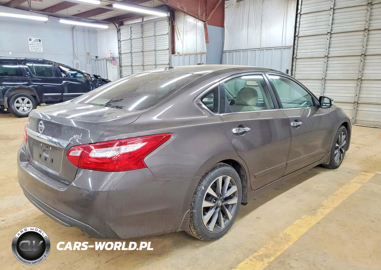 2017 Nissan Altima 2.5 VIN:1N4AL3AP2HC120889 - 3