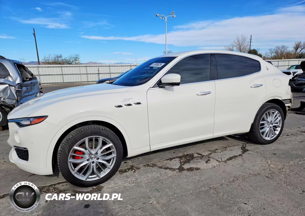 2022 Maserati Levante Base
