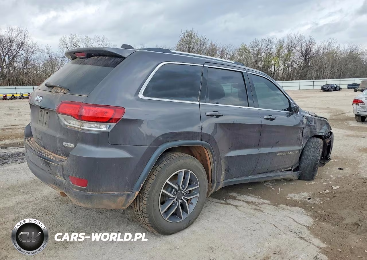 2020 Jeep Grand Cherokee Laredo VIN:1C4RJFAG4LC437098 - 3
