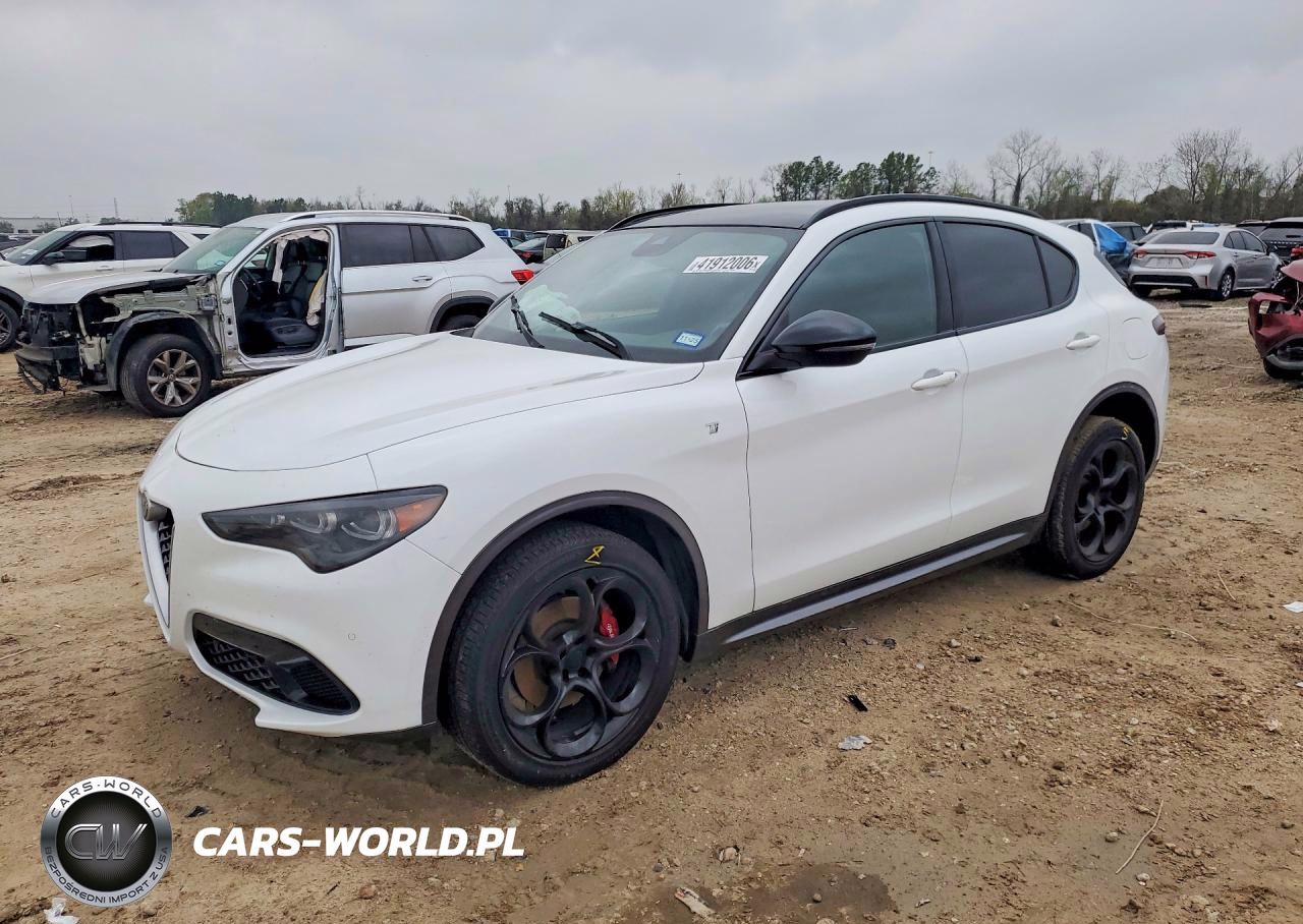2024 Alfa Romeo Stelvio Ti
