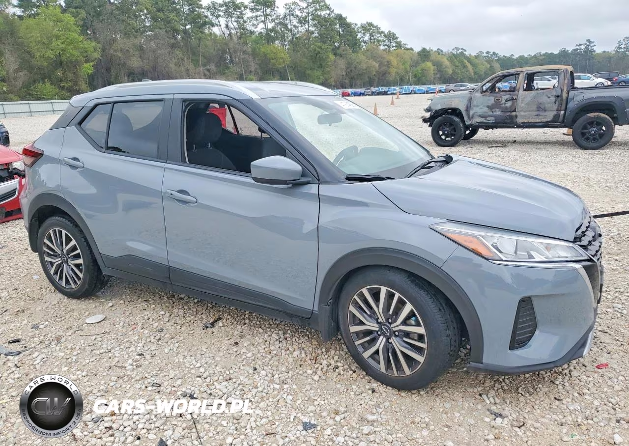 2023 Nissan Kicks Sv VIN:3N1CP5CV1PL537439 - 4