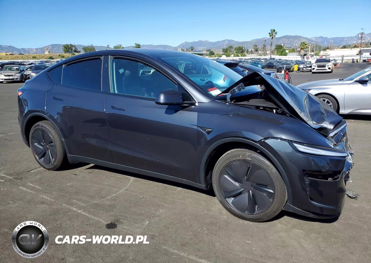 2026 Tesla Model Y VIN:7SAYGDED8TF550444 - 4