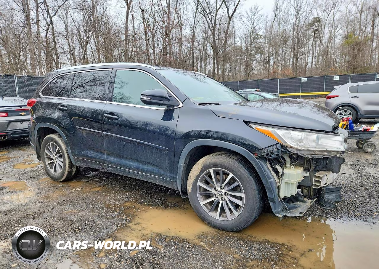 2017 Toyota Highlander Xle VIN:5TDJZRFH2HS511049 - 4