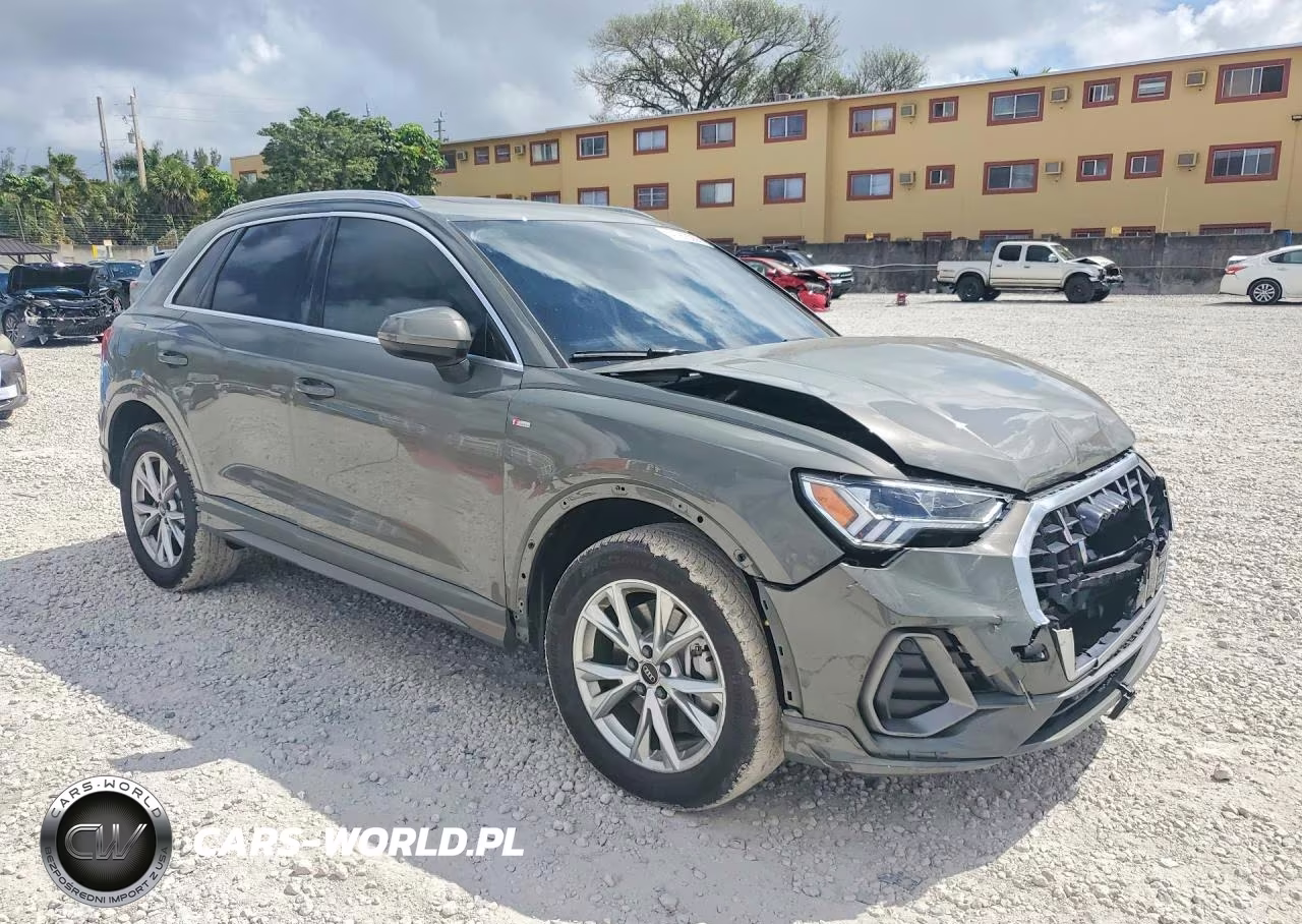 2025 Audi Q3 Premium S Line 45 VIN:WA1DECF39S1100224 - 4