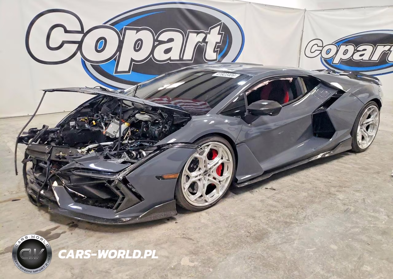 2024 Lamborghini Revuelto