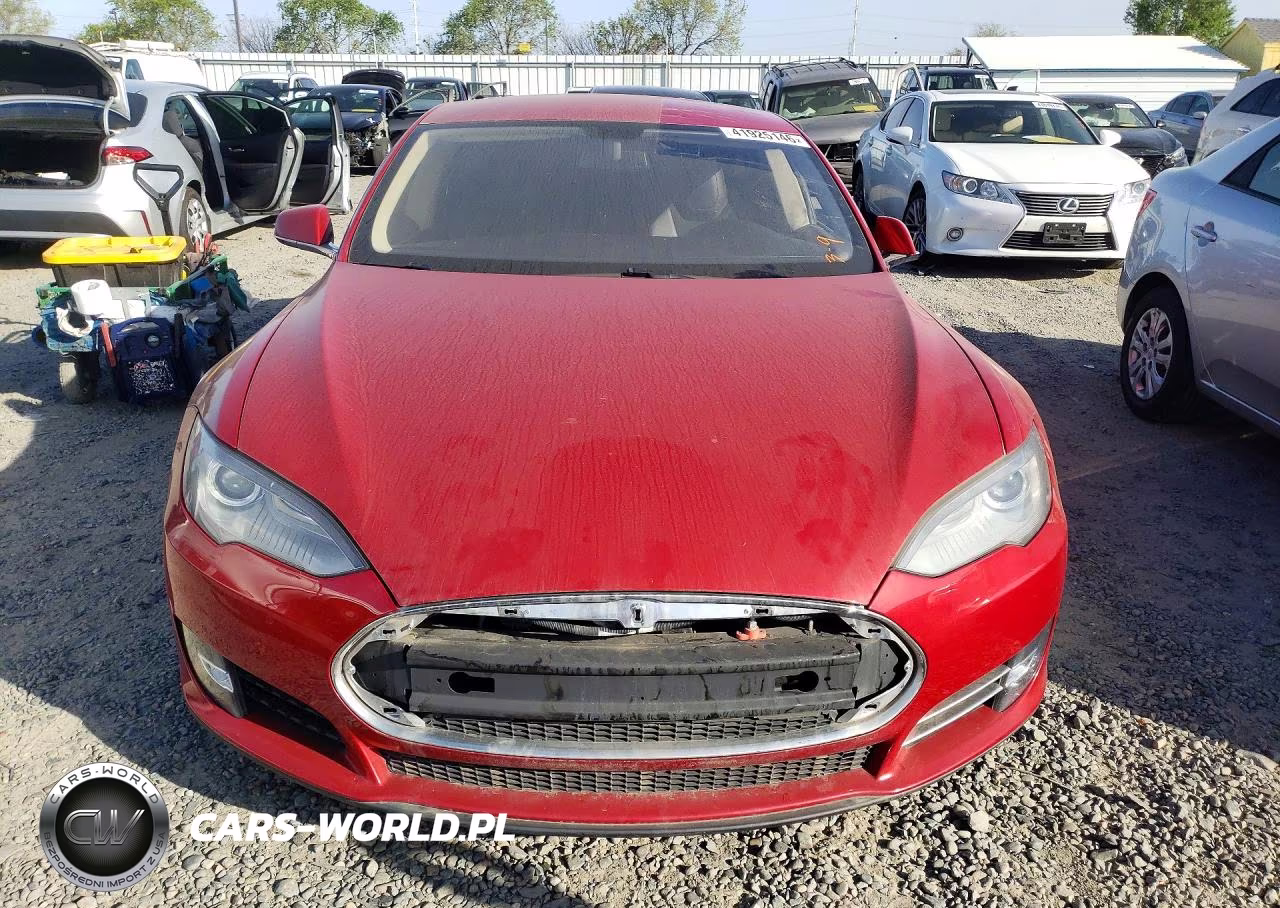 2013 Tesla Model S VIN:5YJSA1DP5DFP09744 - 5