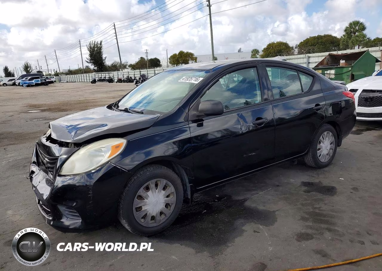 2013 Nissan Versa 1.6 S