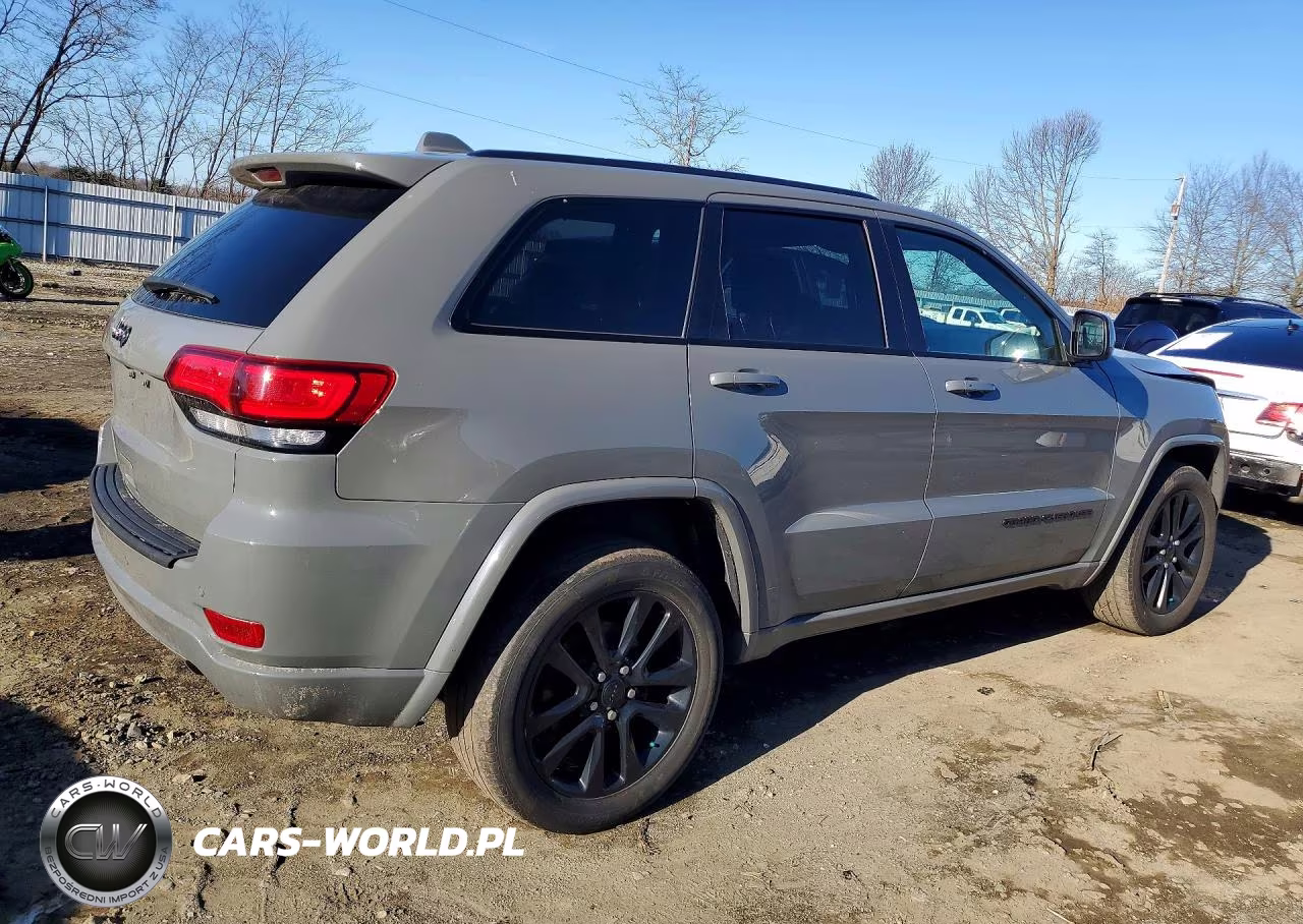 2019 Jeep Grand Cherokee Laredo VIN:1C4RJFAG8KC750959 - 3